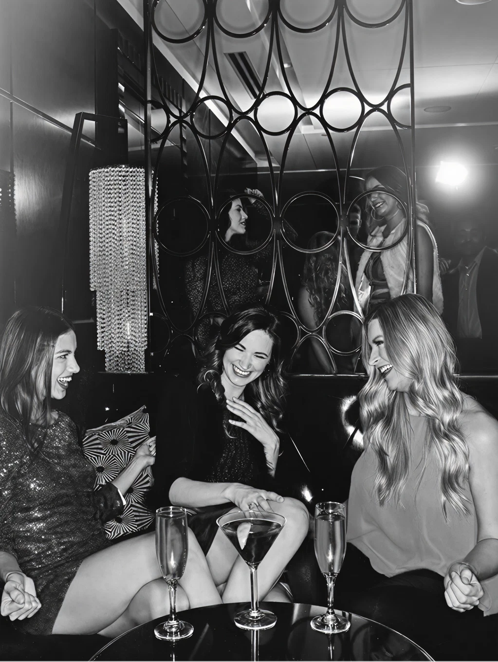 monochrome catalog Vivid